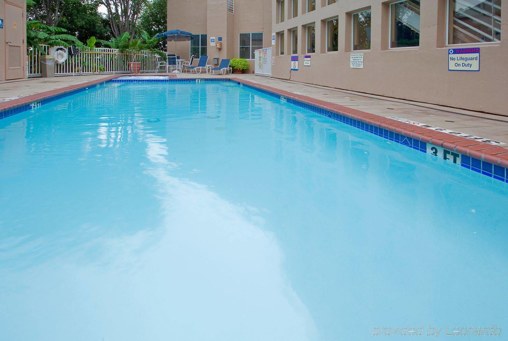Four Points By Sheraton Dallas Arlington Entertainment District Удобства фото